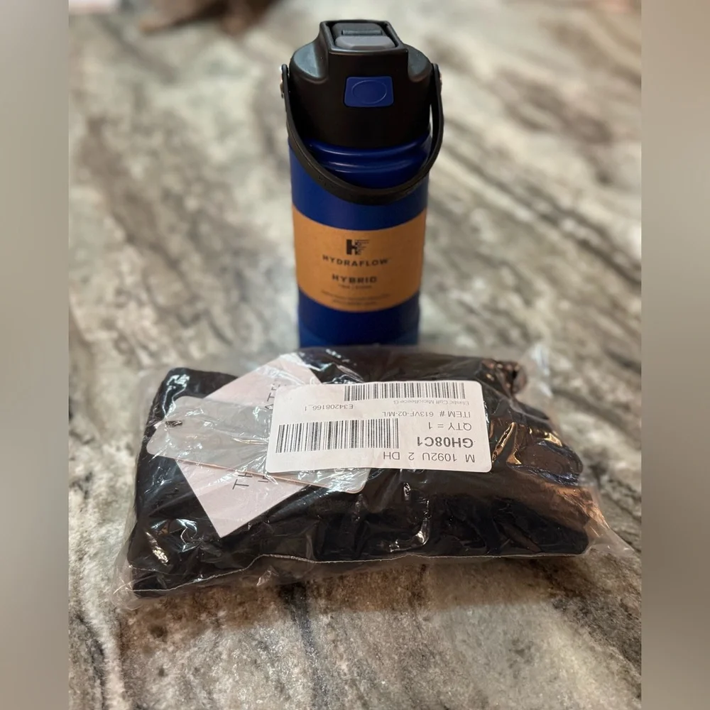 Igloo Black Boys Gloves bundle with flask